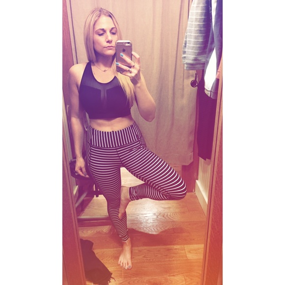 MEET YOUR POSHER🌻 - Picture 6 of 7